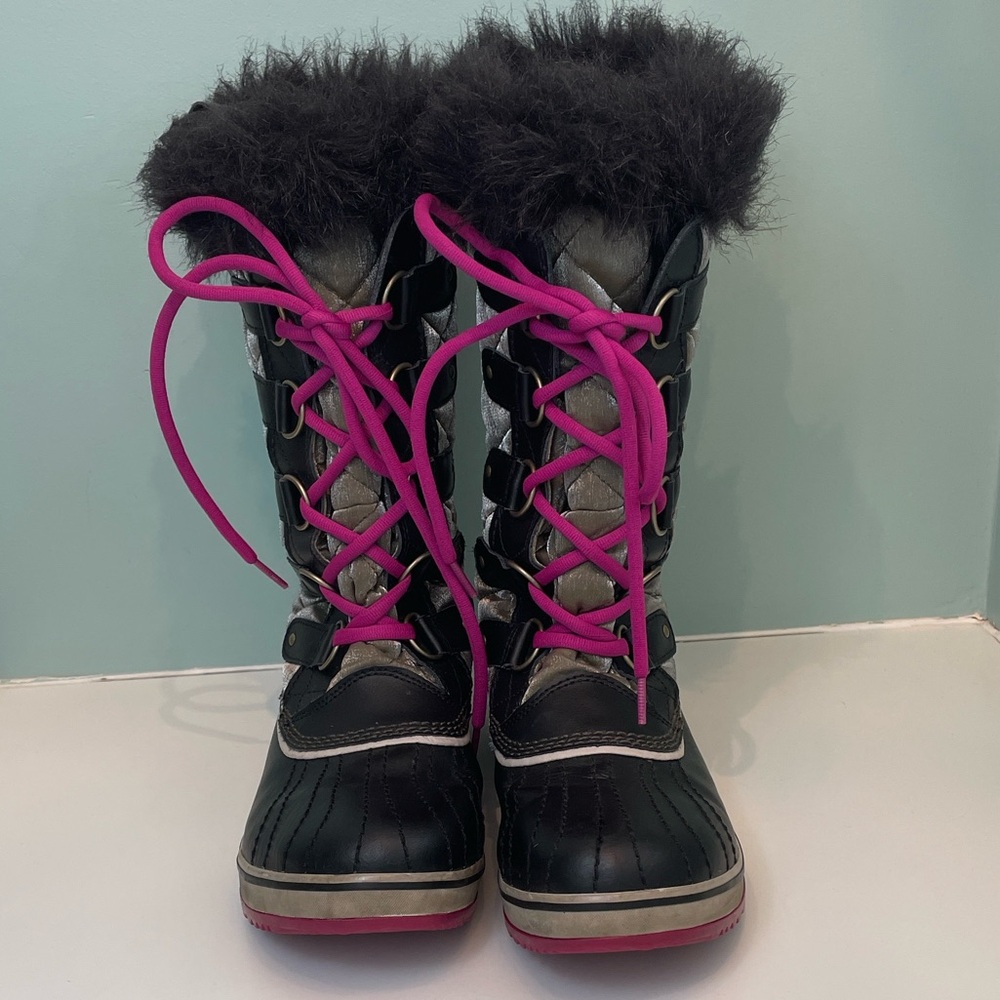 Sorel Women’s Black and Pink Quilted Winter Boots